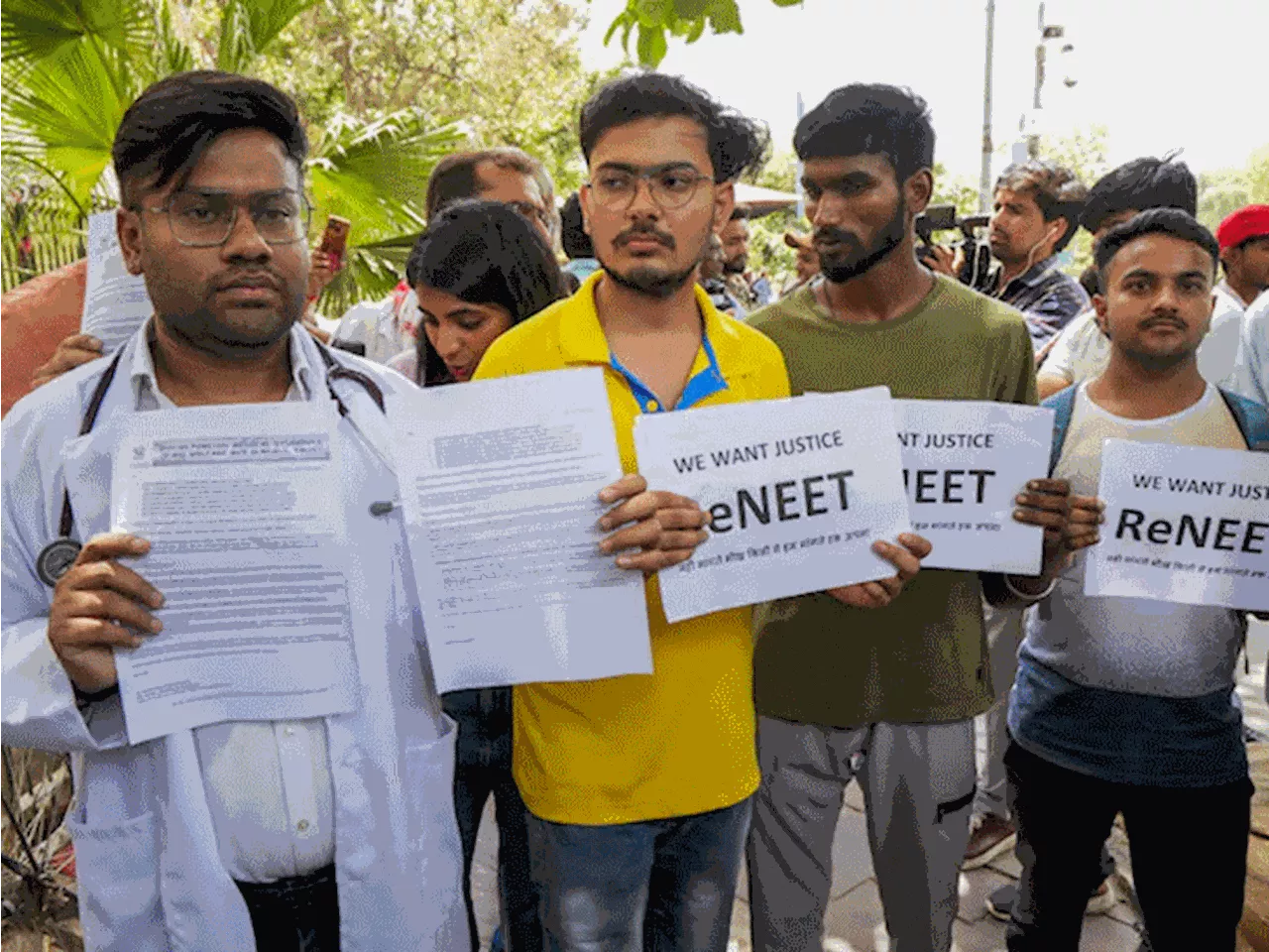 NEET पर NTA ने नई याचिकाएं दायर की: सभी याचिकाओं को सुप्रीम कोर्ट ट्रांसफर करने की मांग की; आज CJI की बेंच ...