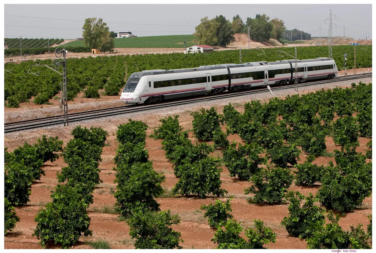 Un tren arrolla a una persona en una estación de Málaga