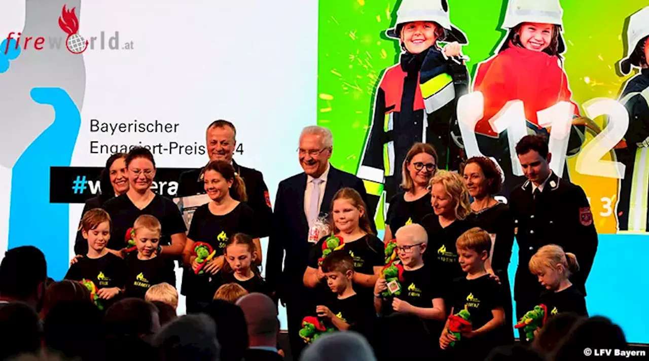 D: Sonderehrung für die Kinderfeuerwehr-Aktion „112 BAYERN 3“