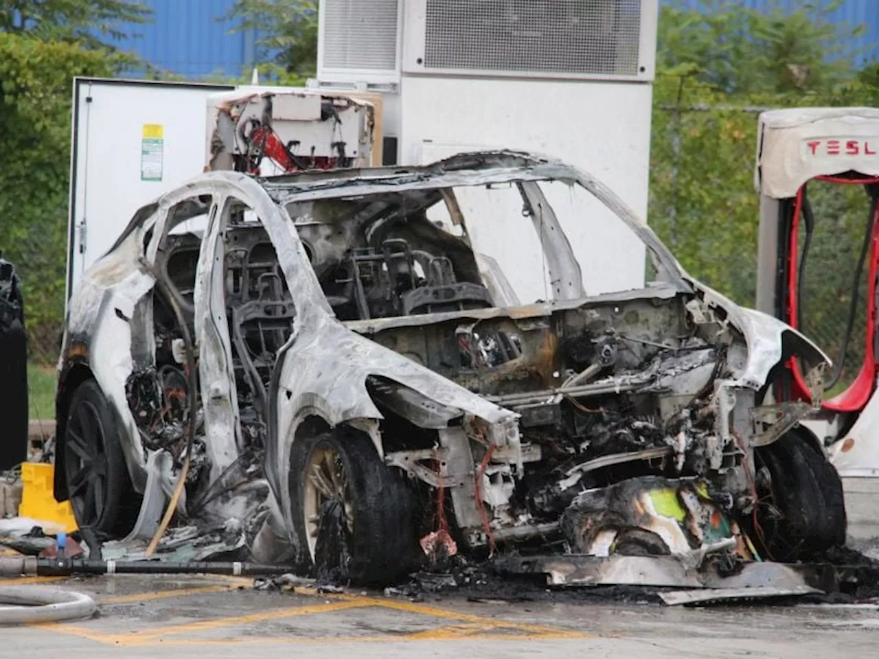 Tesla Model Y goes up in flames & burns completely while charging at a supercharging station