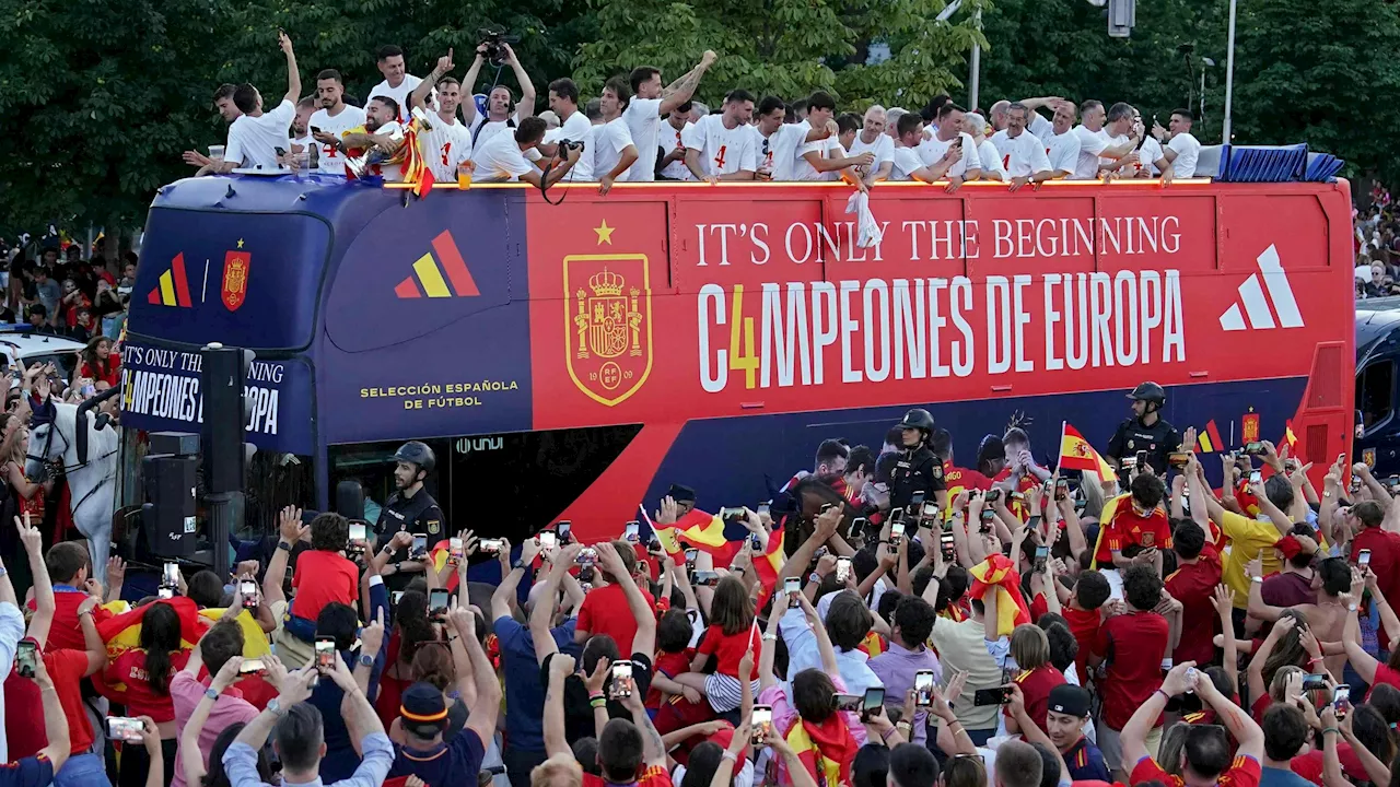 200.000 Fans feiern mit Spanien in Madrid den EM-Titel