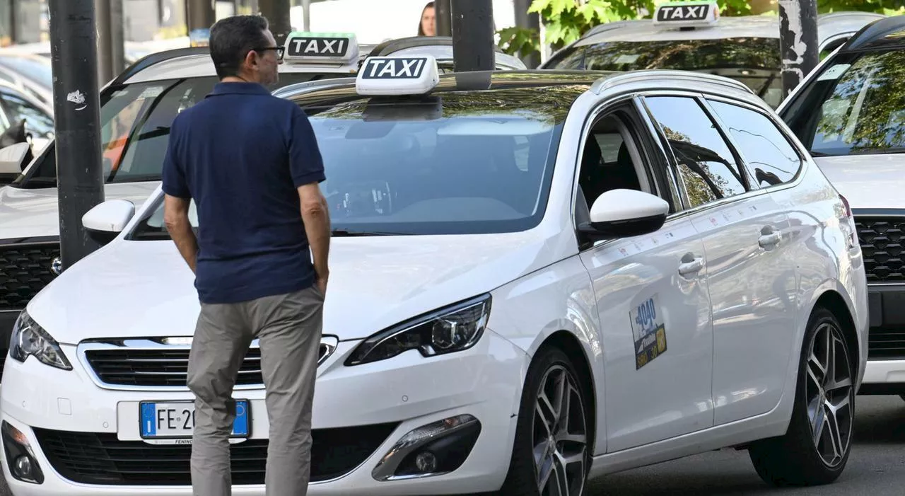 Taxi, incontro in Campidoglio: lunedì ok alle nuove tariffe e aumento di 1000 licenze. Cosa cambia