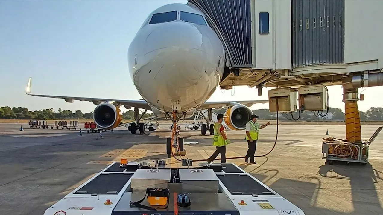 Un operario del aeropuerto de A Coruña, amputado tras ser alcanzado por un avión