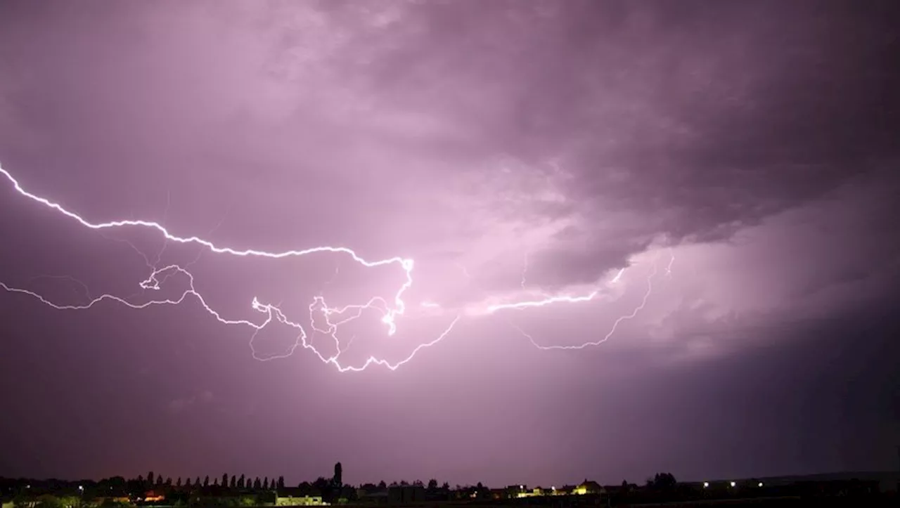 Météo : du centre au nord-est, 22 départements en vigilance orange ce lundi