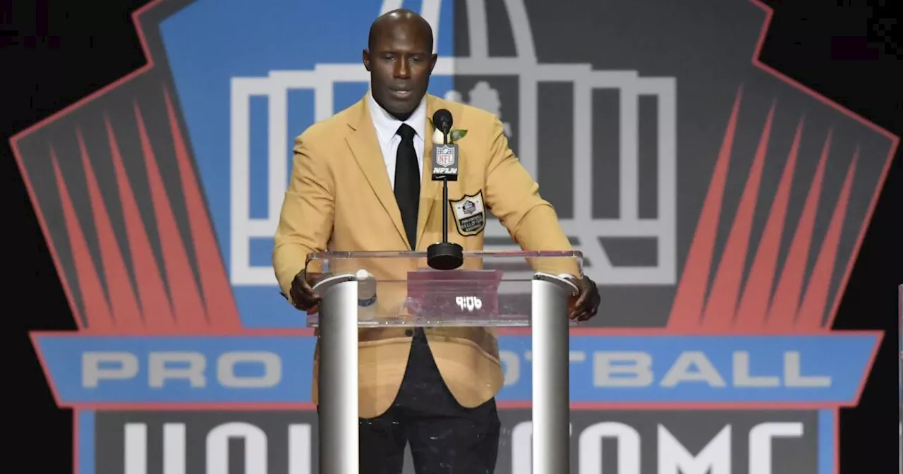 Miembro del Salón de la Fama de la NFL dice que fue esposado y humillado sin justificación en vuelo