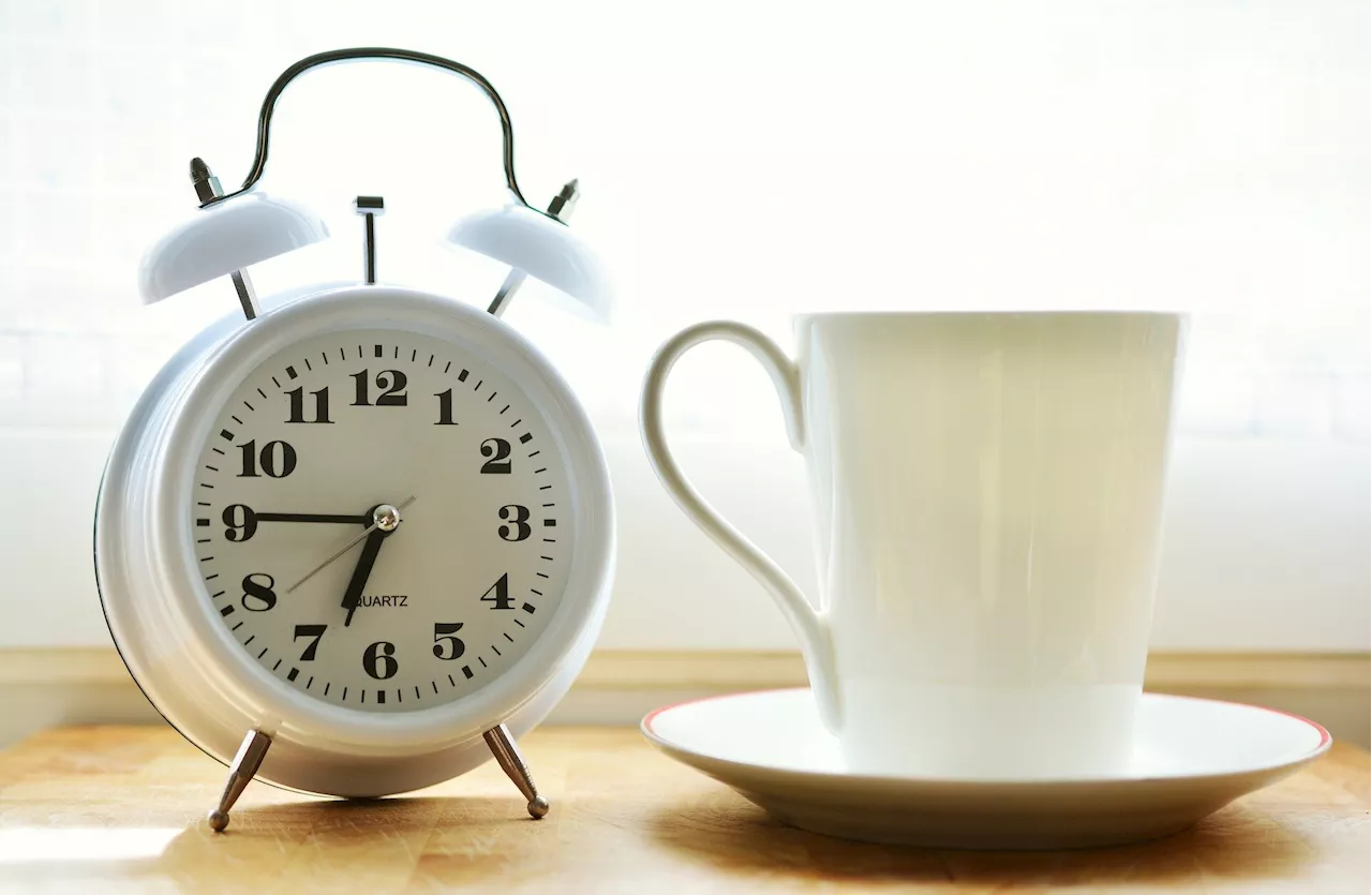 Sleep expert explains why some people need multiple alarms to wake up