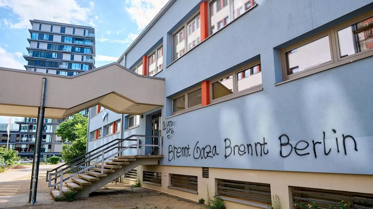 Brandanschlag auf Gymnasium Tiergarten – Pro-Palästina-Schmiereien