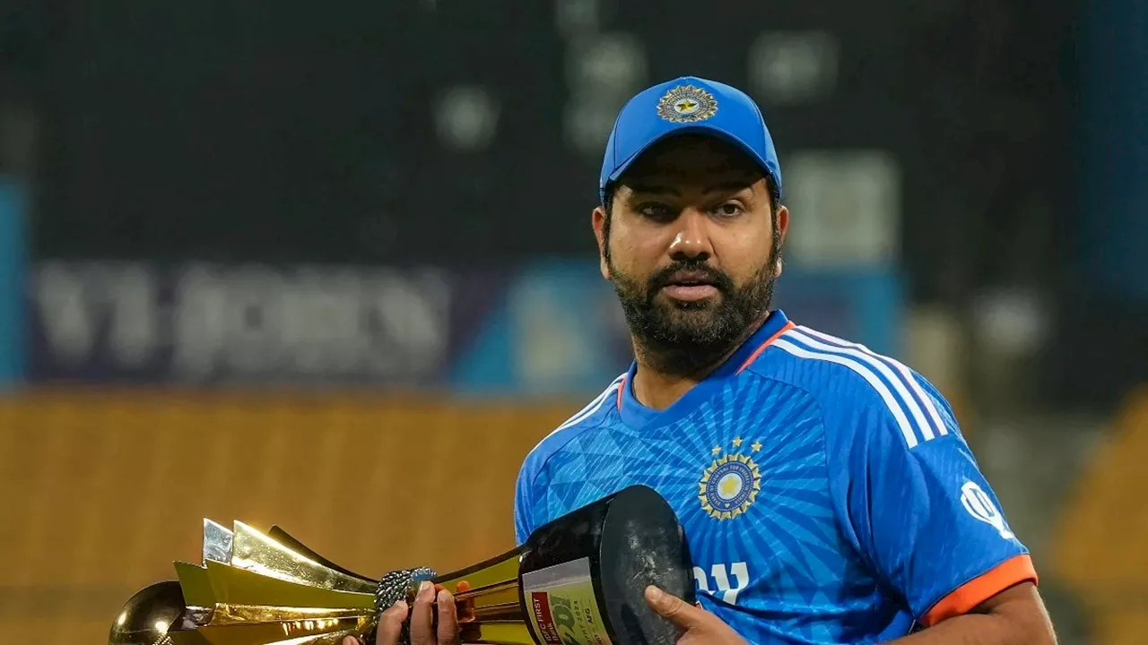 Rohit Sharma: रोहित शर्मा ने बताया वनडे और टेस्ट से कब लेंगे रिटायरमेंट, बोले- आप मुझे...