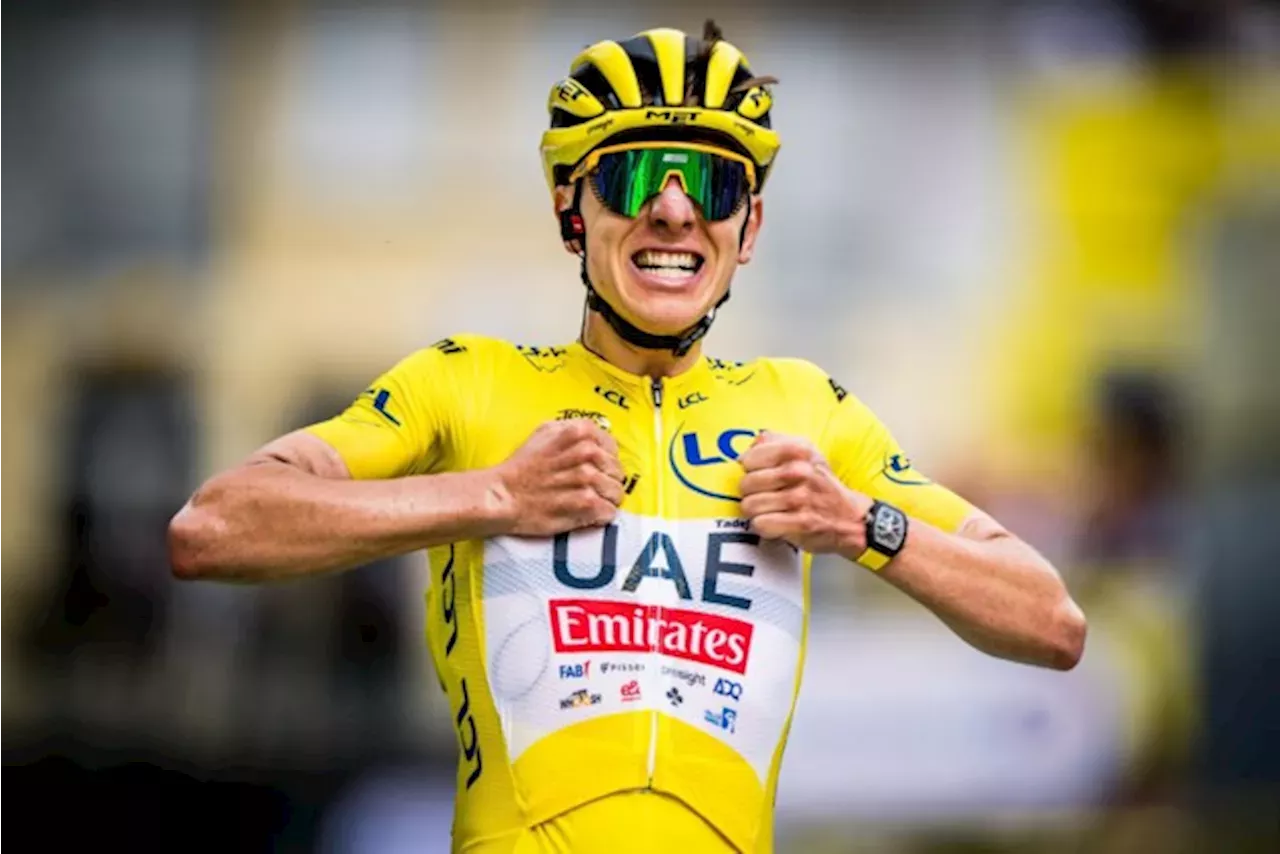 Tour De France Gele Trui Tadej Pogacar Showt Horloge Ter Waarde Van Een Huis Tijdens Ritzege In