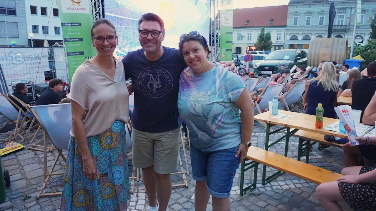 Ausgelassene Stimmung beim Public Viewing am Hauptplatz