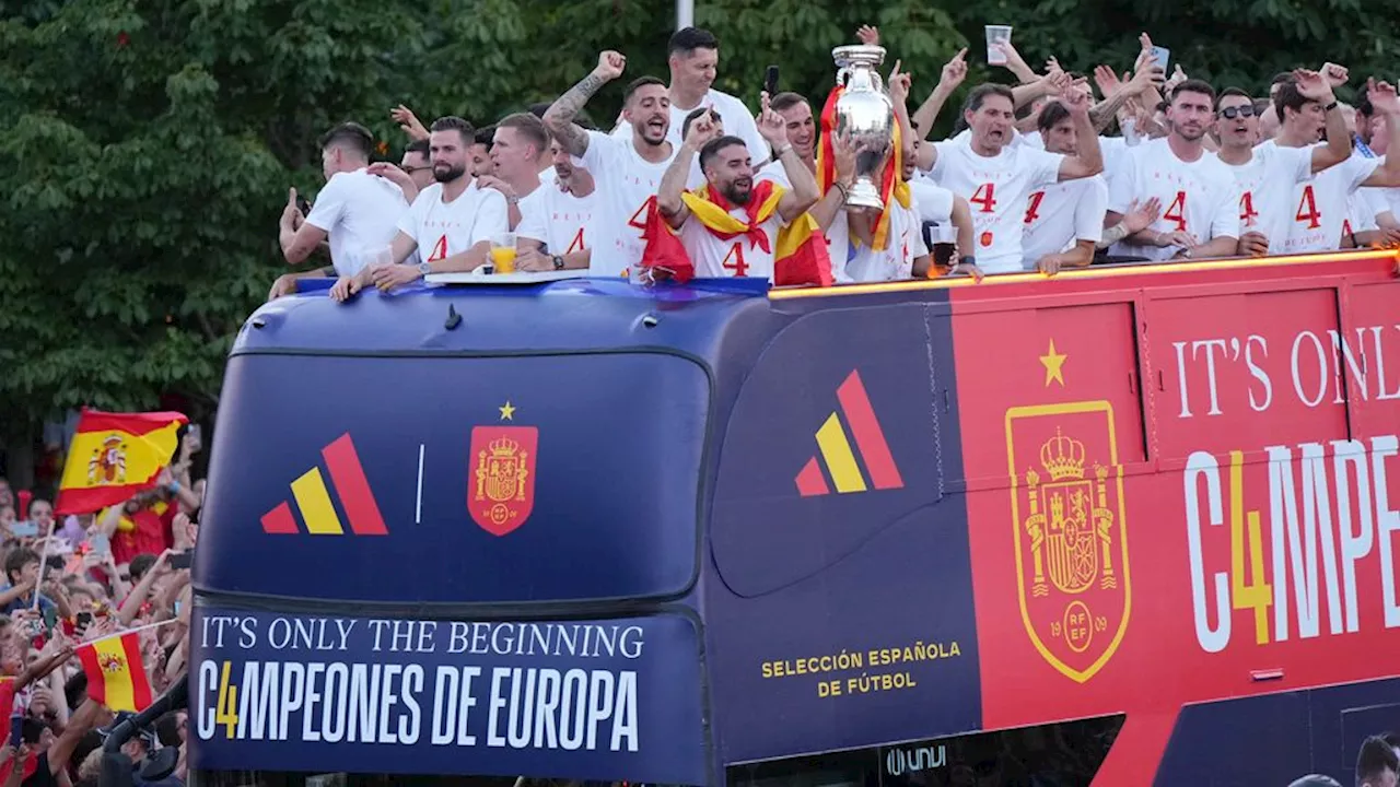 Tienduizenden mensen op de been voor huldiging Spaanse ploeg: 'Dit is nog maar het begin'