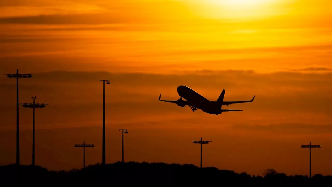 Hamburg & Schleswig-Holstein: Flughafen Hamburg rechnet mit großem Andrang