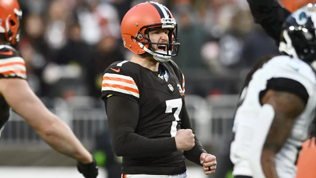 Browns Reach Three-Year Extension With Kicker Dustin Hopkins