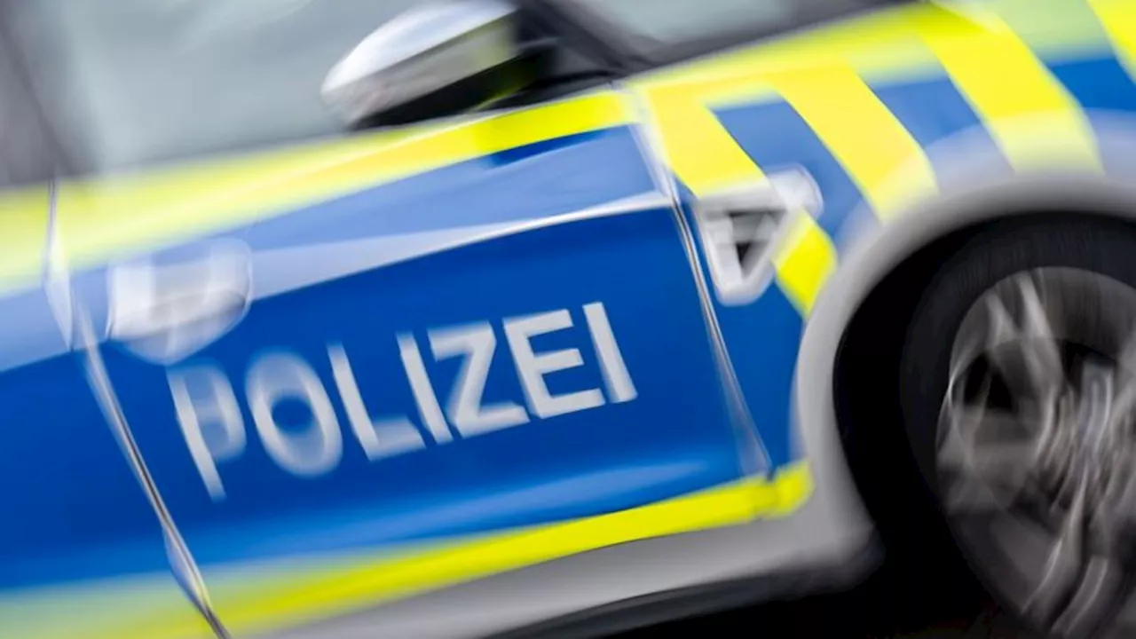 Schwerer Unfall: Unfall beim Überholen - Frau lebensgefährlich verletzt