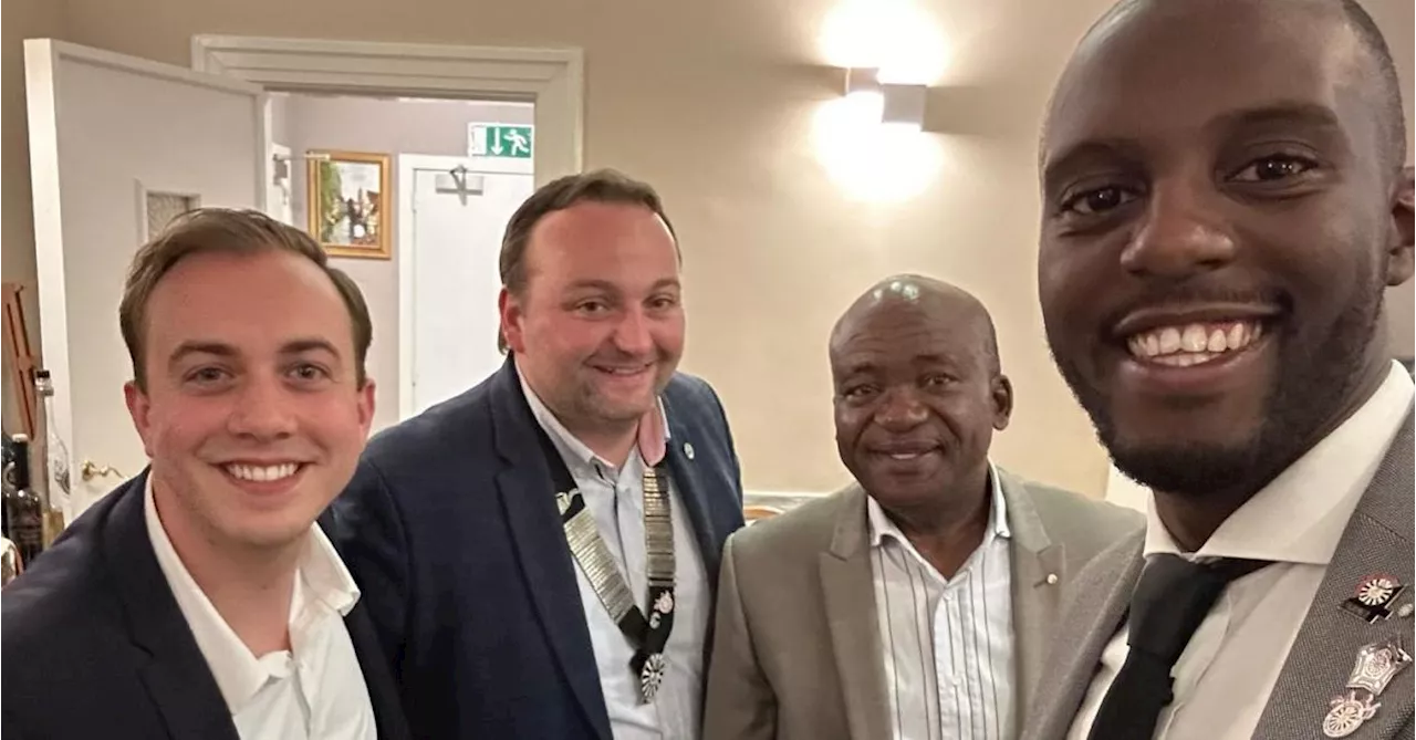 Conseiller communal à Mons, Chris Massaki remplacera Jacqueline Galant au parlement wallon, il devient député