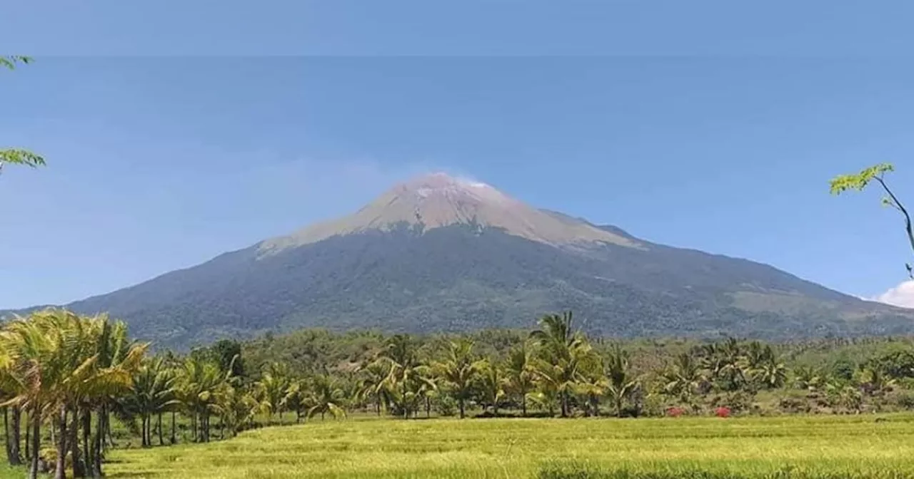 Phivolcs warns vs Kanlaon’s increased chances of eruptive activity