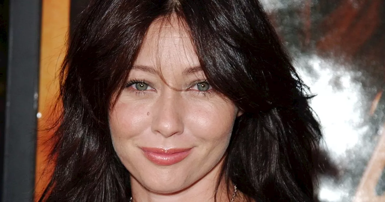 Alyssa Milano, Other Celebs Pay Tribute To Shannen Doherty