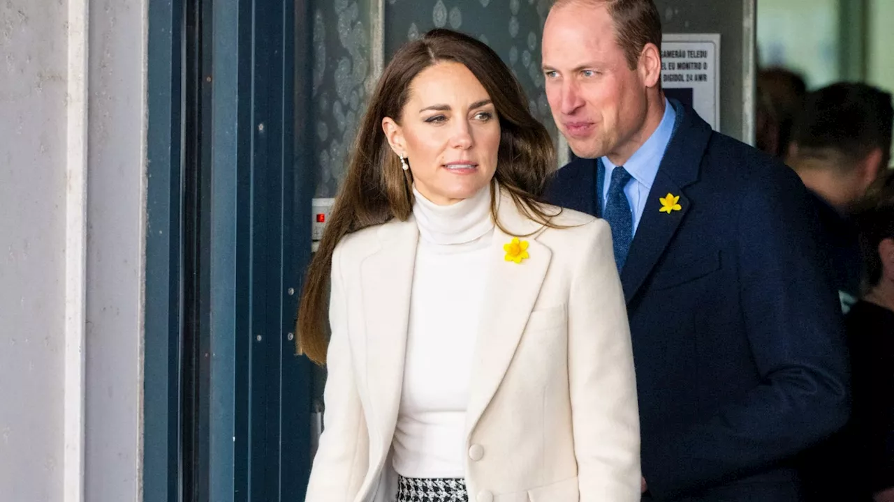 Prince William ‘is keeping Kate & his family away from Meghan Markle & Harry