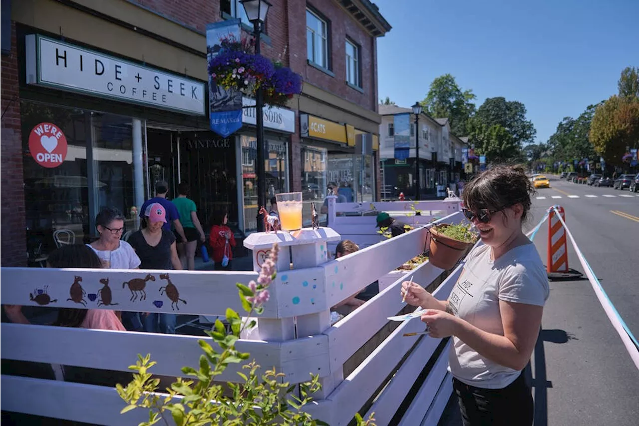 Oak Bay coffee shop celebrates keeping 'horse corral' patio with paint party