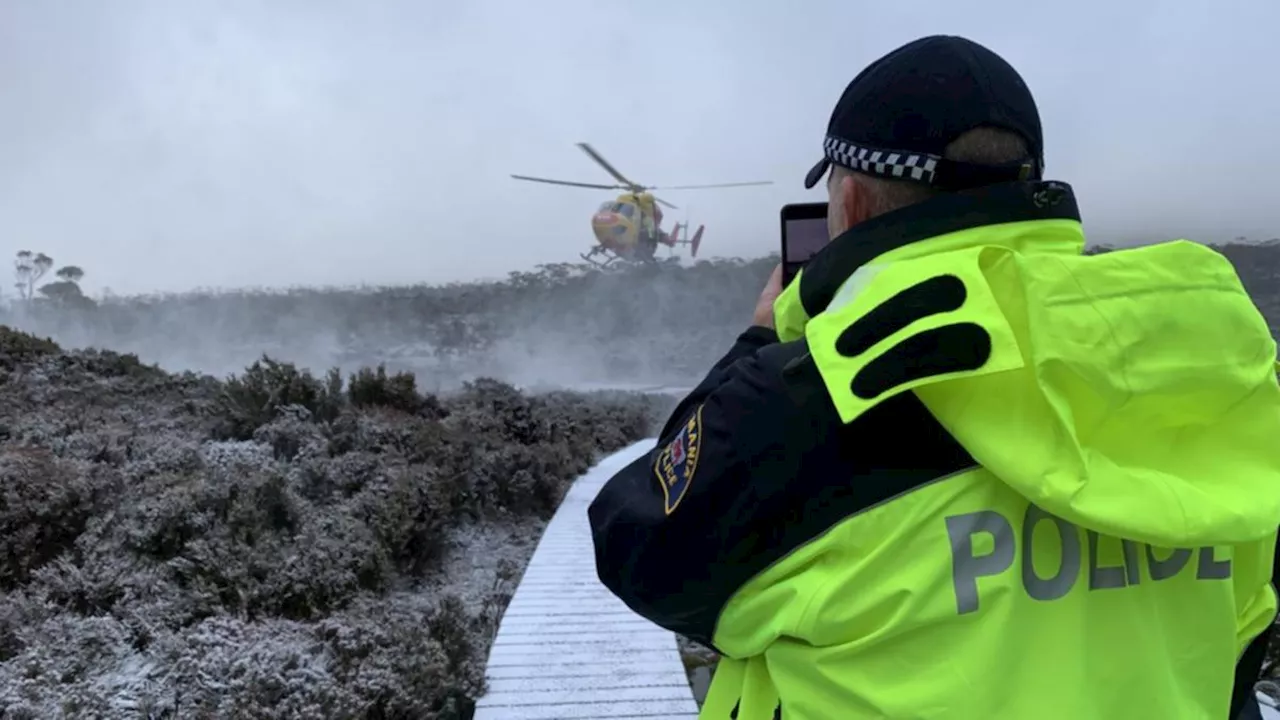 Three hikers, including child, rescued after two nights stranded in Tasmanian National Park