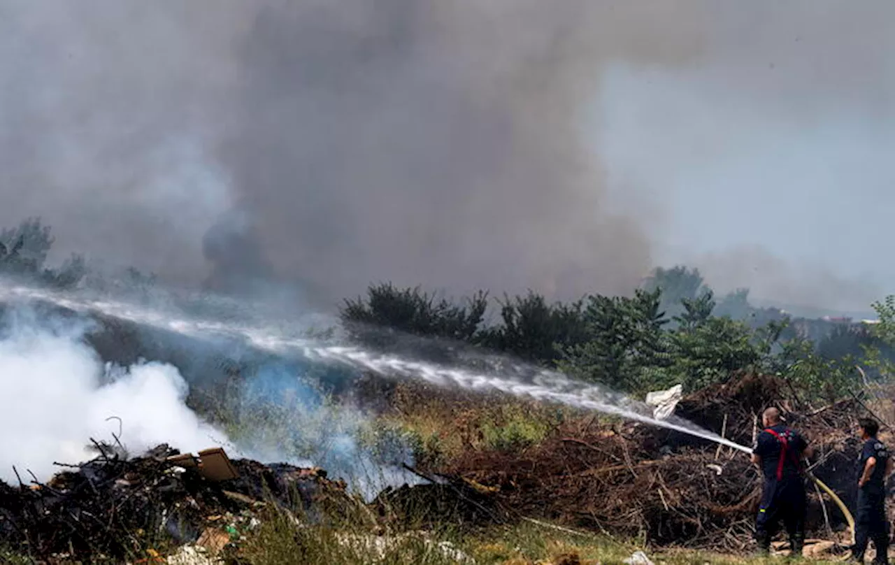 Incendi in Macedonia Nord, aerei ed elicotteri da vari Paesi