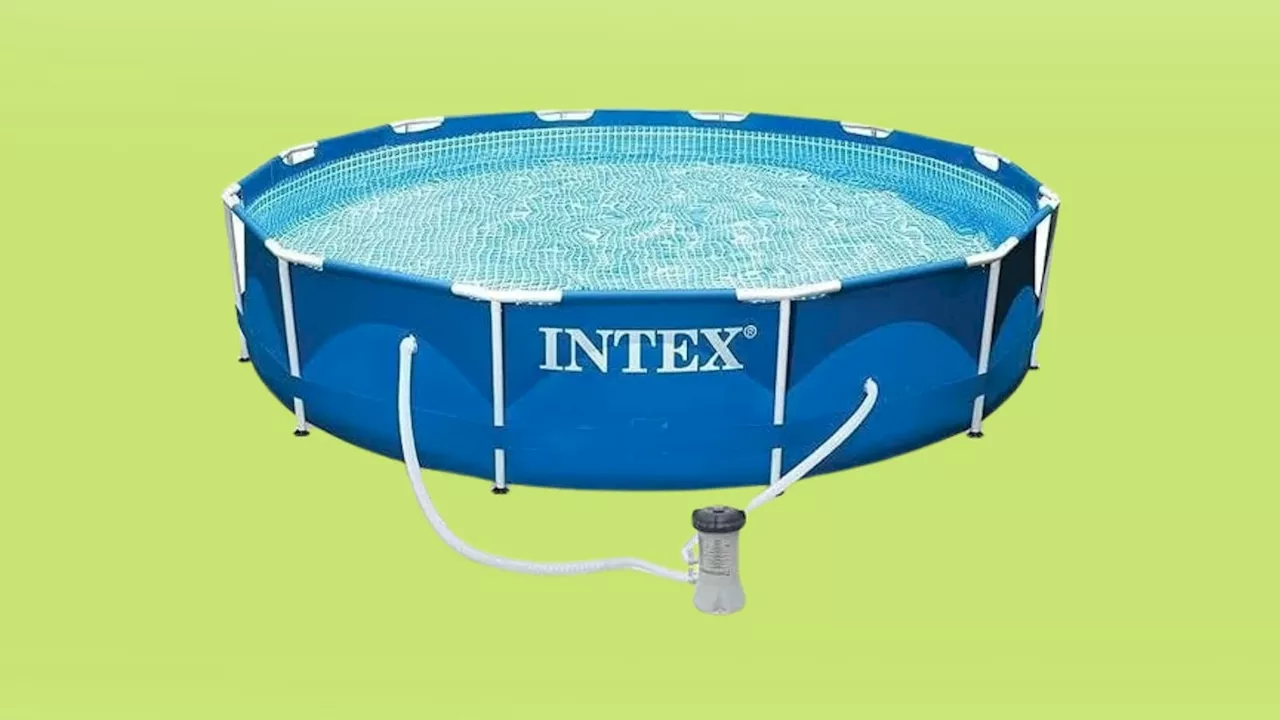 Rafraîchissez vous comme il se doit avec cette piscine ronde Intex avec pompe intégrée