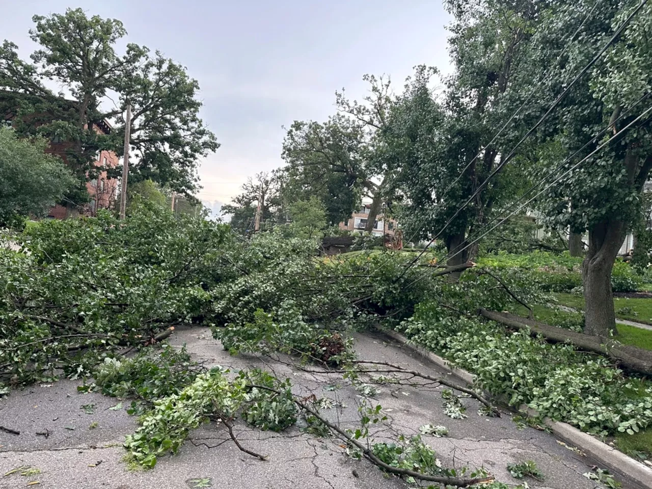 Severe storms with tornado reports whip through Midwest, killing 1, cutting power to 460K