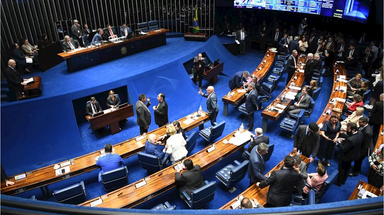 Senadores querem votar PEC da Anistia nesta quarta; Pacheco resiste