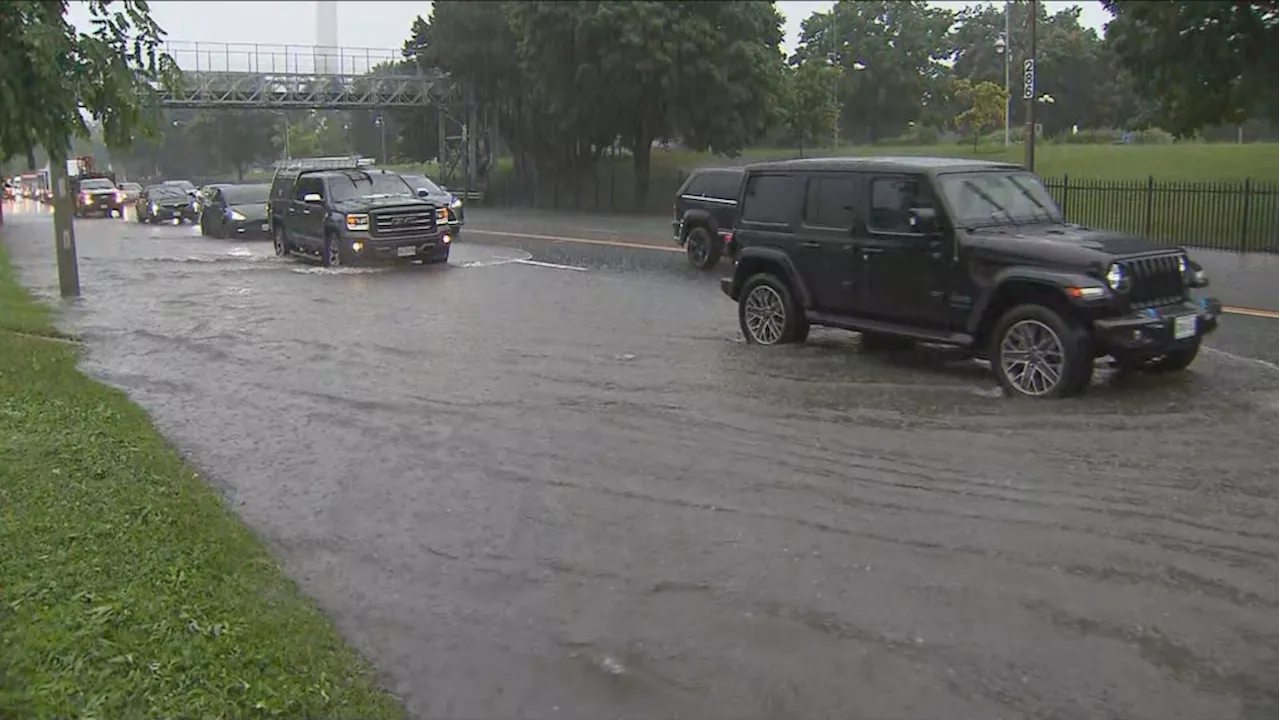 Police warn of flooding across GTA as up to 75 millimeters of rain expected