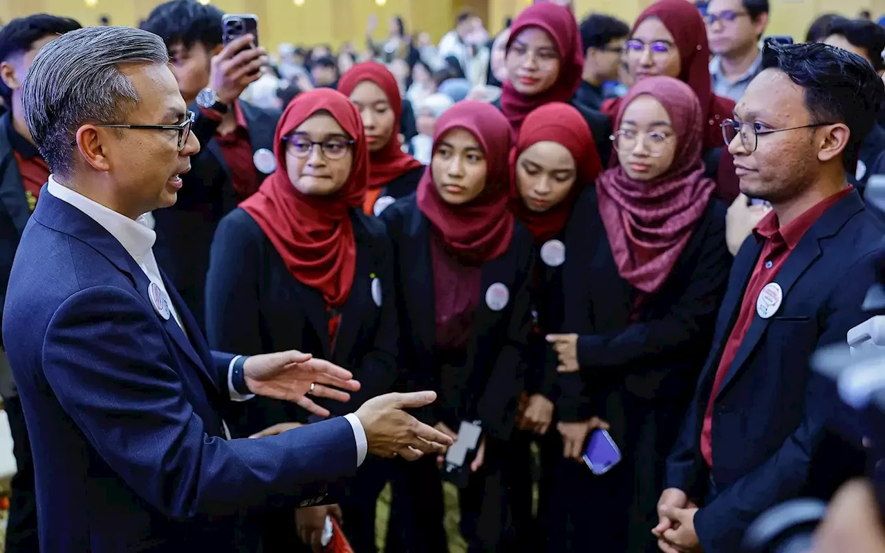 Govt to launch Rahmah prepaid internet package for students: Fahmi