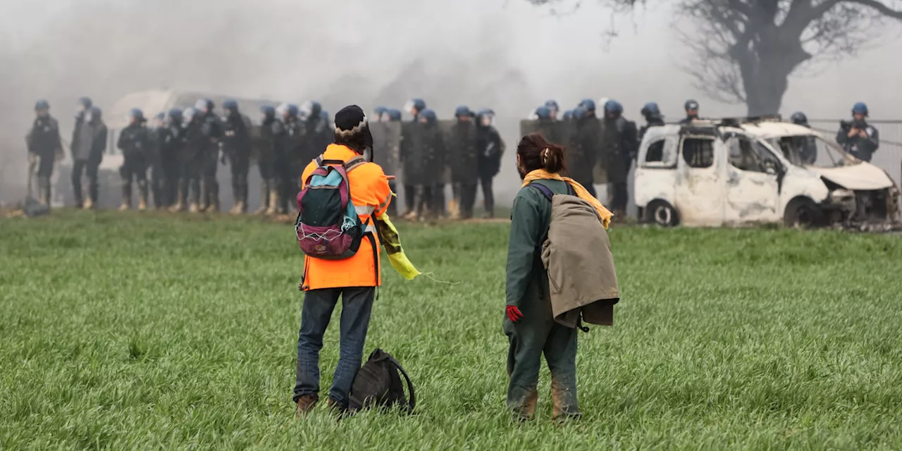 Sainte-Soline : un millier de manifestants «très violents», maintien de l'ordre à haut risque