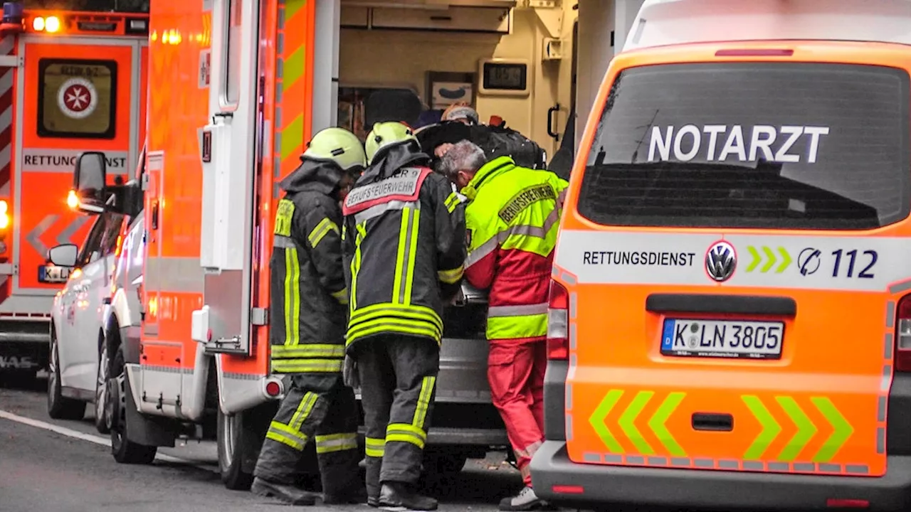 Unfall in Köln: Fußgänger lebensgefährlich verletzt