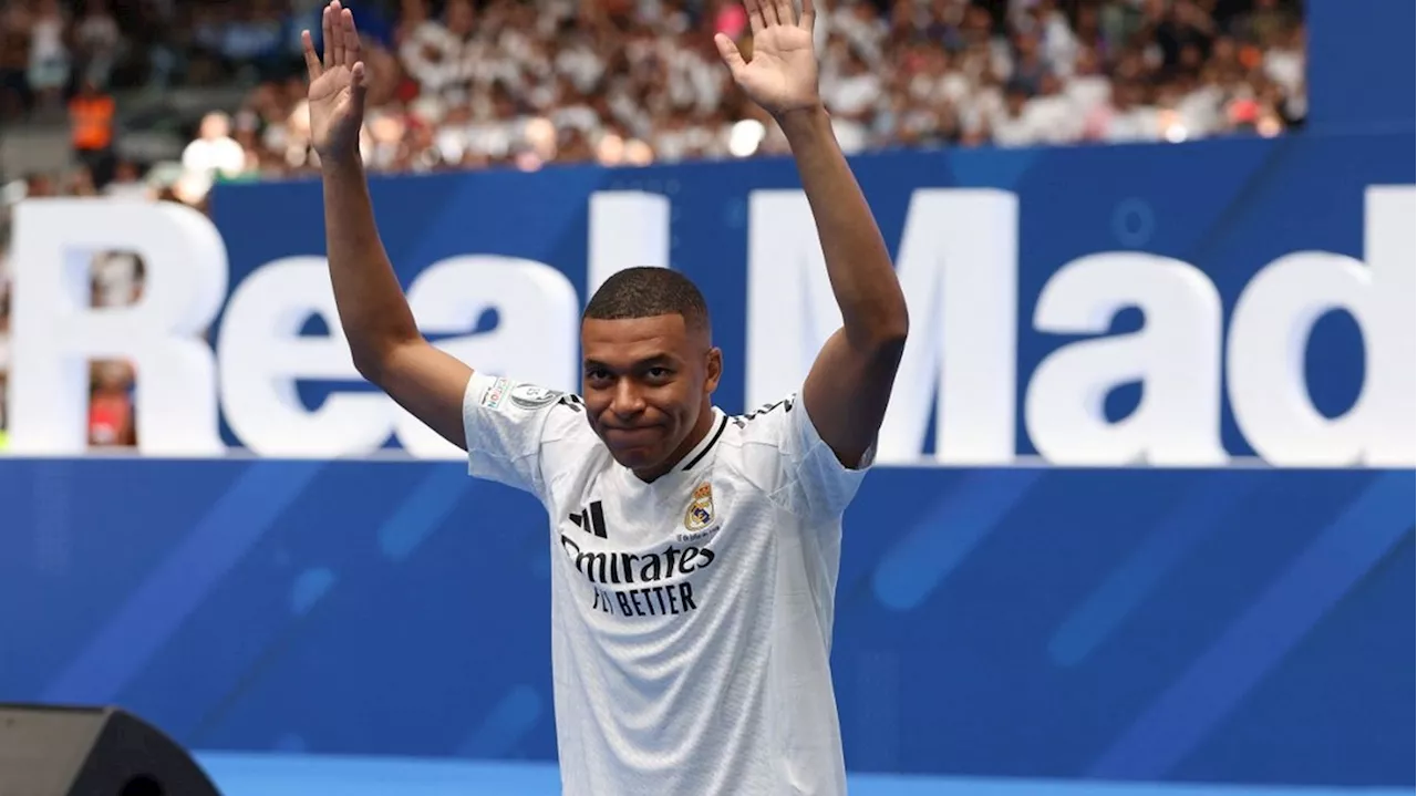 Football : Kylian Mbappé, nouveau n°9 du Real Madrid, officiellement présenté au stade Santiago-Bernabéu