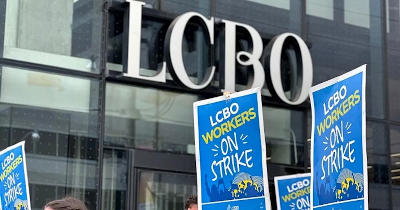 LCBO strike latest: Tourism industry struggling as convenience store applications pour in