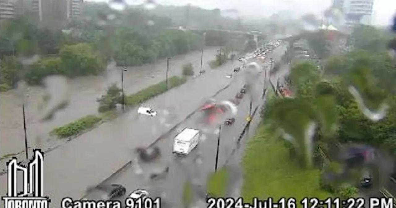 Ontario storm: Major flooding reported in Toronto area, thousands without power