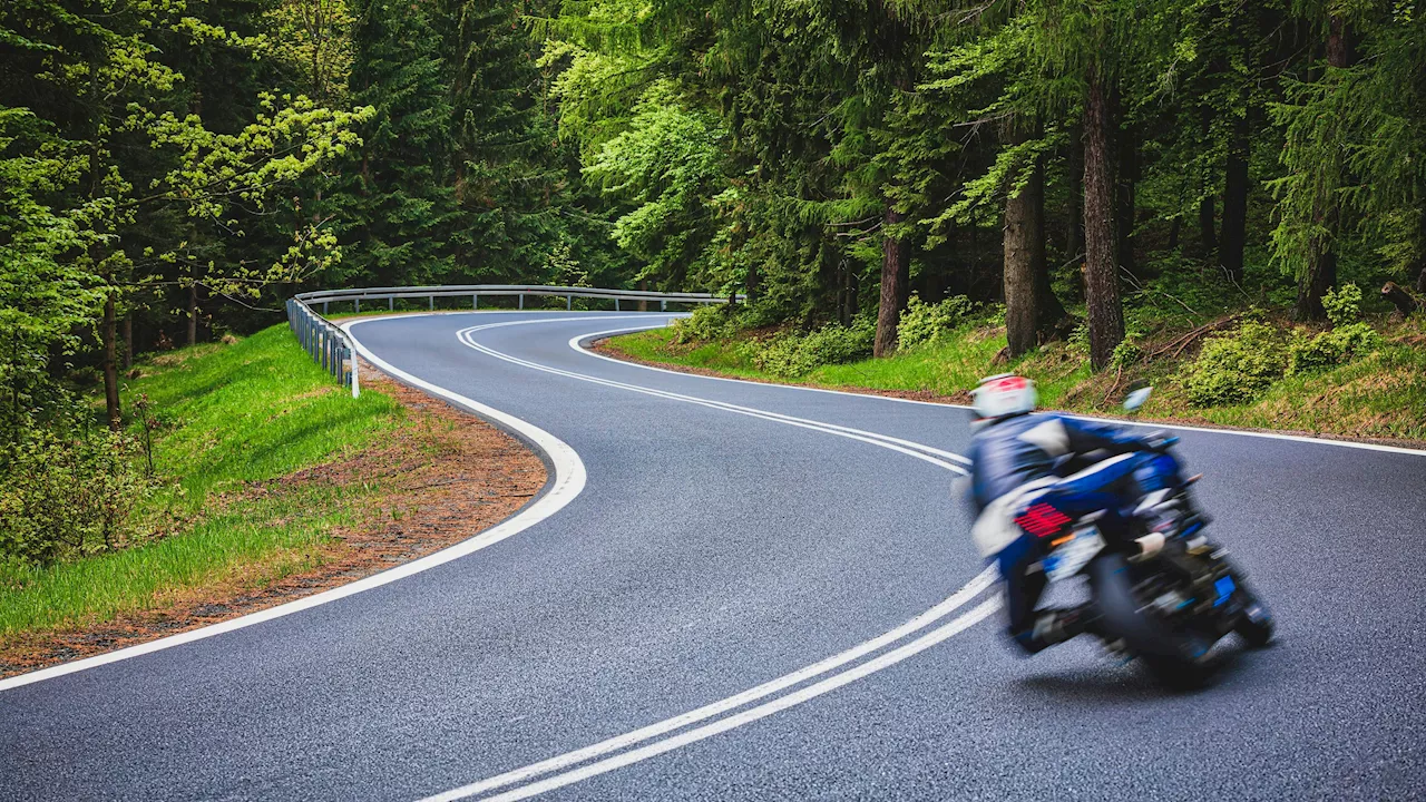 Auch Führerschein ist weg - 153 km/h gebrettert, dann war Biker sein Motorrad los