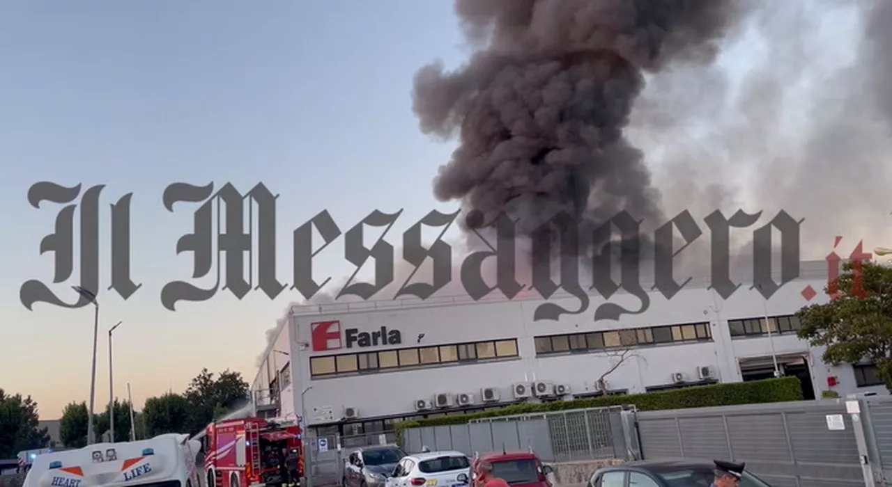 Latina, incendio al deposito dei farmaci Farla: edificio a rischio crollo