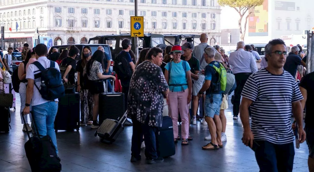 Taxi, scattano gli aumenti: tariffa minima a 9 euro. Per Fiumicino da 50 a 55, per Ciampino da 31 a 40