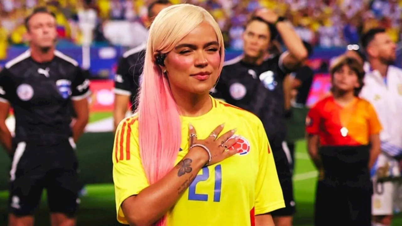 Karol G es criticada por interpretar el himno de Colombia por esta razón