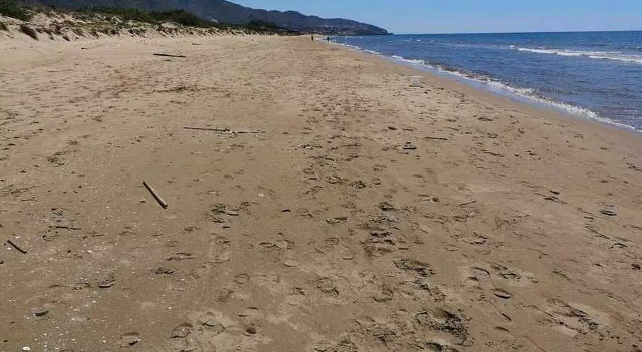 Occhiali con telecamera sulla spiaggia per fare foto ai bimbi in costume: condannato anziano