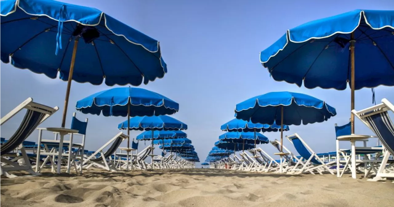 Gallipoli, turisti in fuga dalle spiagge: colpa delle politiche green del sindaco Pd