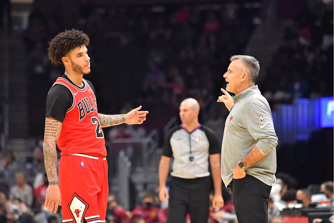 Bulls Head Coach Weighs In on Lonzo Ball Returning This Season