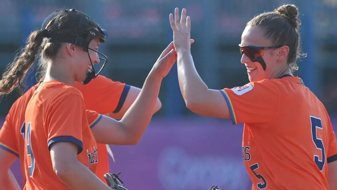 Softbalsters na tweede zege in loodzware groep door naar halve finales op WK