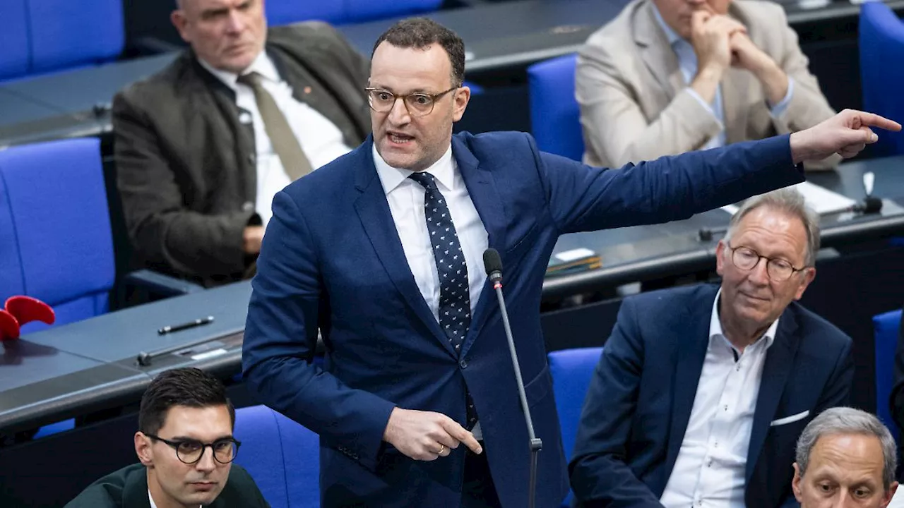 Bericht: Masken-Mails bringen Jens Spahn in Bedrängnis: Um 470 Millionen Euro teurer