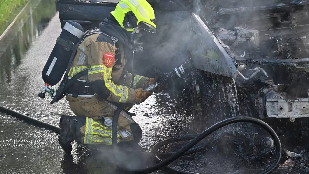 112-nieuws: auto vliegt in brand tijdens het rijden • jongen (17) vermist