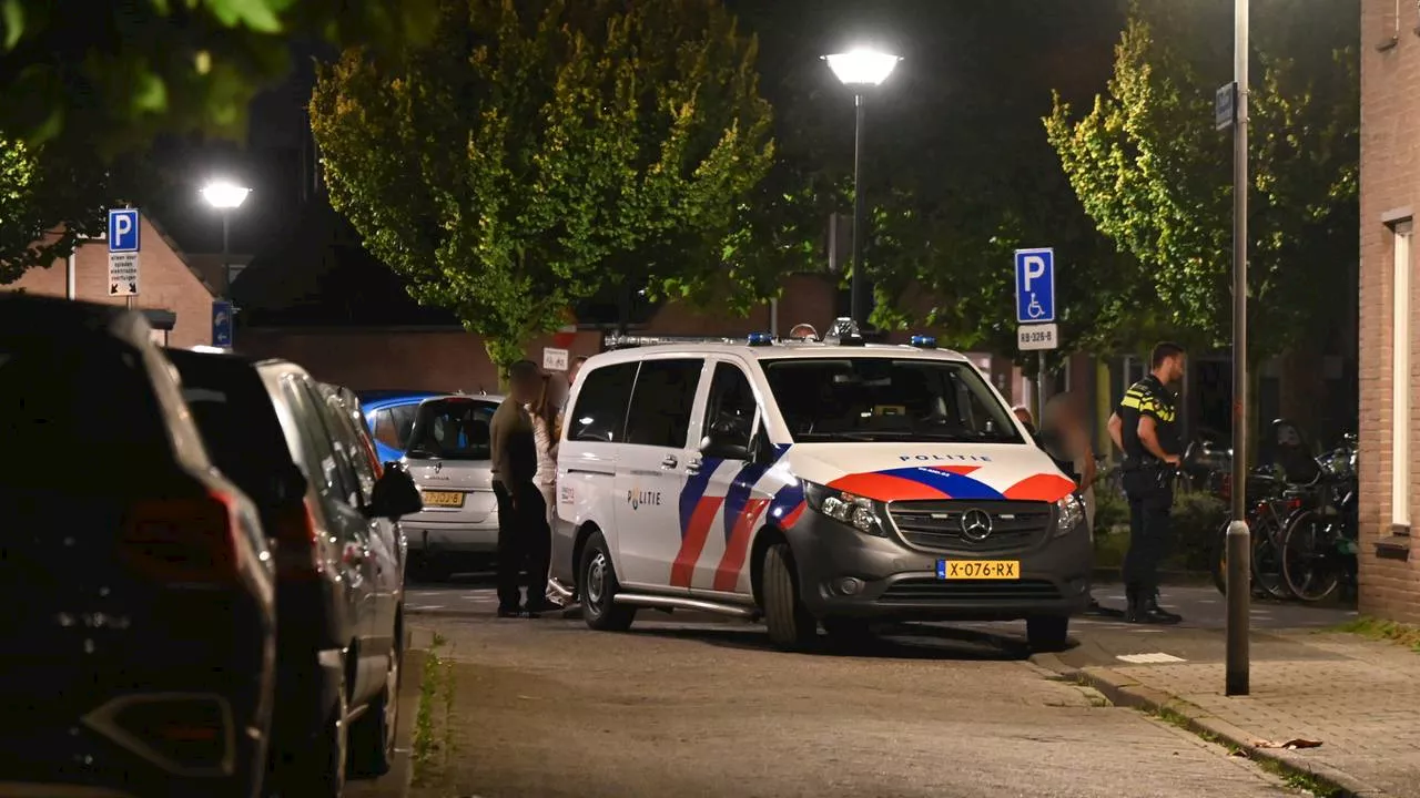 112-nieuws: explosie auto in Breda • auto belandt in sloot na botsing