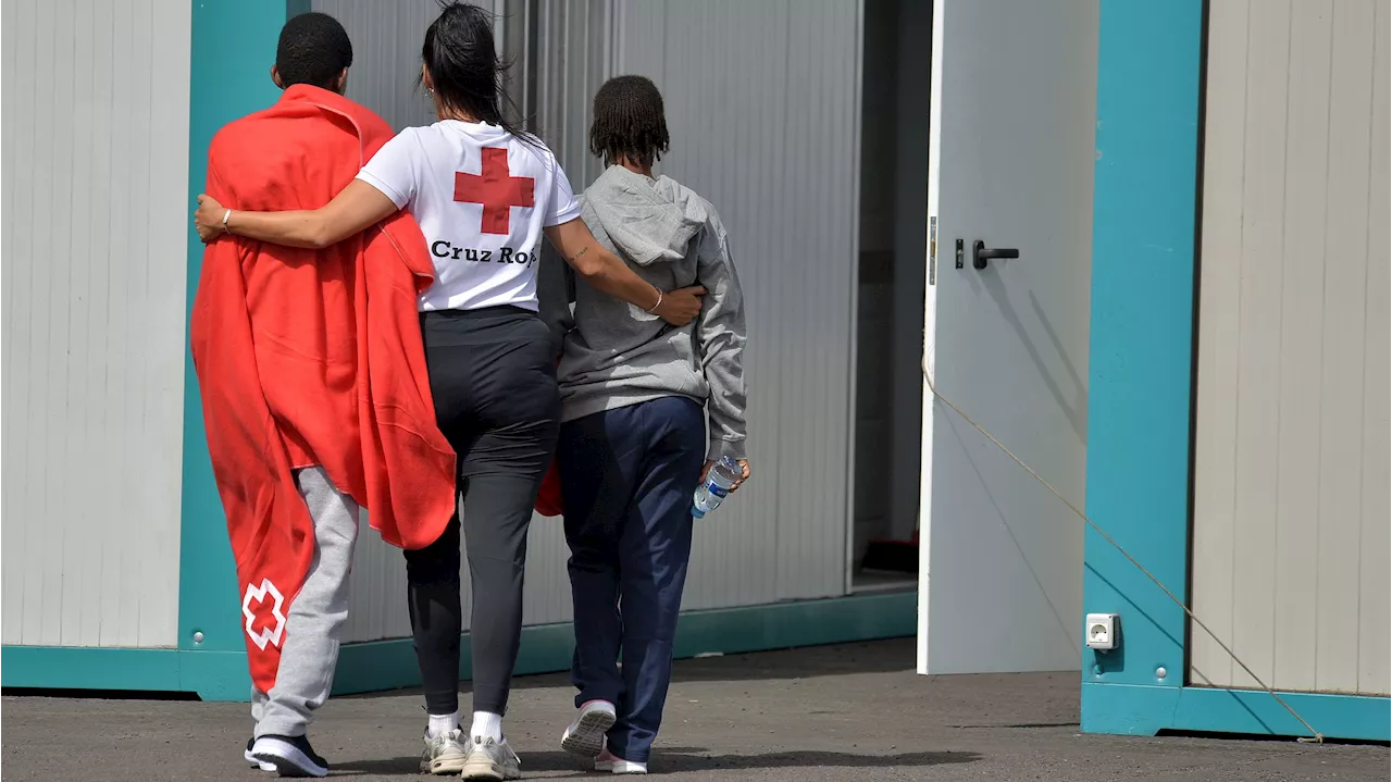 Mueren dos menores tras llegar a la isla de El Hierro en cayuco