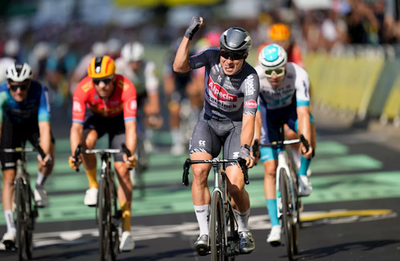 Bennett battles to fourth as Philipsen wins Tour de France stage 16