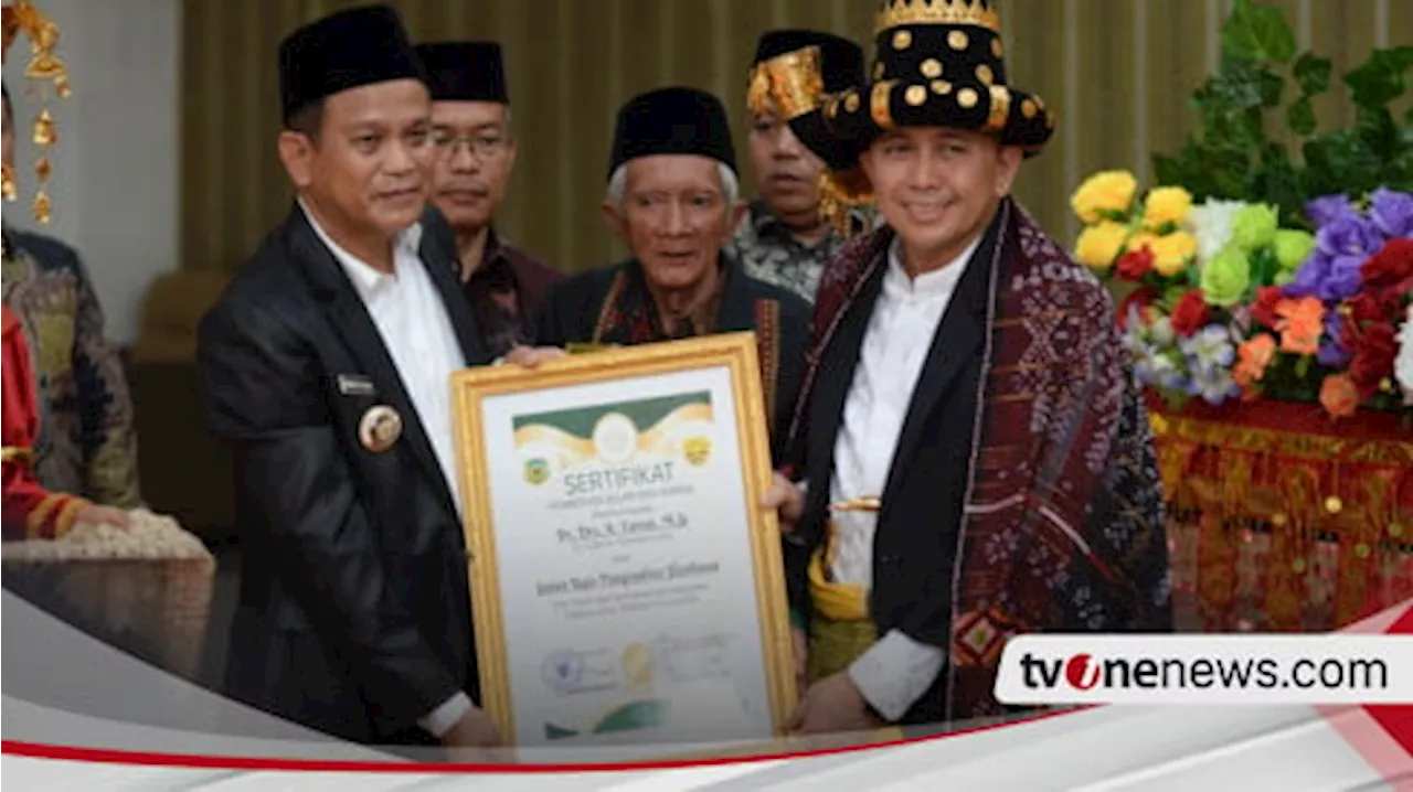 Pj Gubernur Sumut Diberi Gelar Adat ‘Sutan Raja Pangondian’ dan Panabalan Marga Hasibuan oleh Pemangku Adat