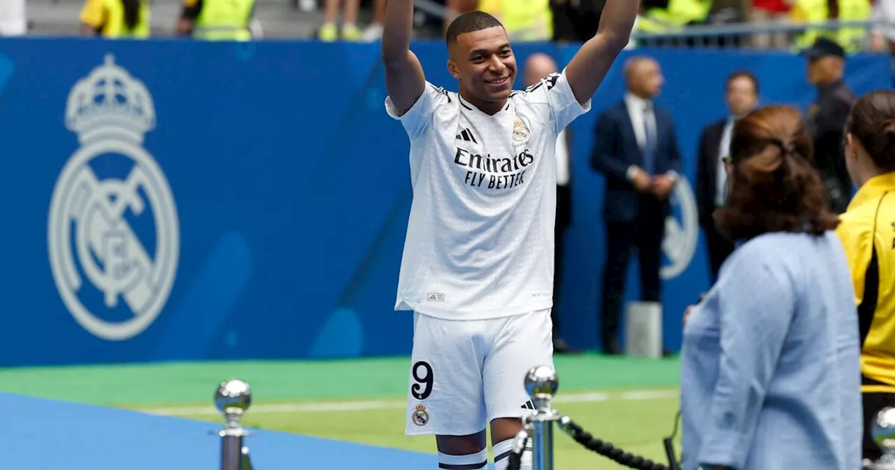 La emoción del francés Kylian Mbappé tras ser presentado por el Real Madrid